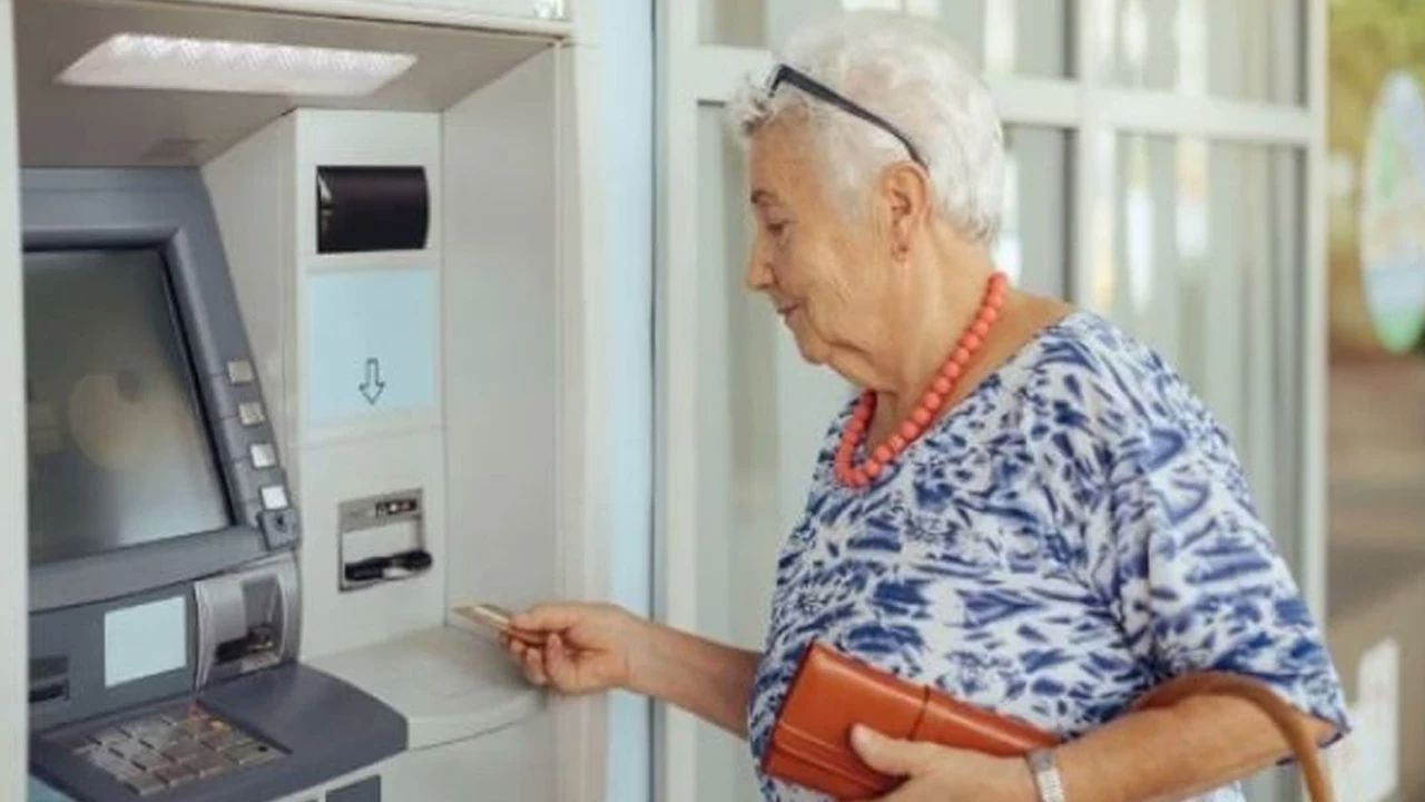 Emekli maaş farkı ödemeleri ne zaman yapılacak? Emekliler ek ödeme ne zaman alacak?